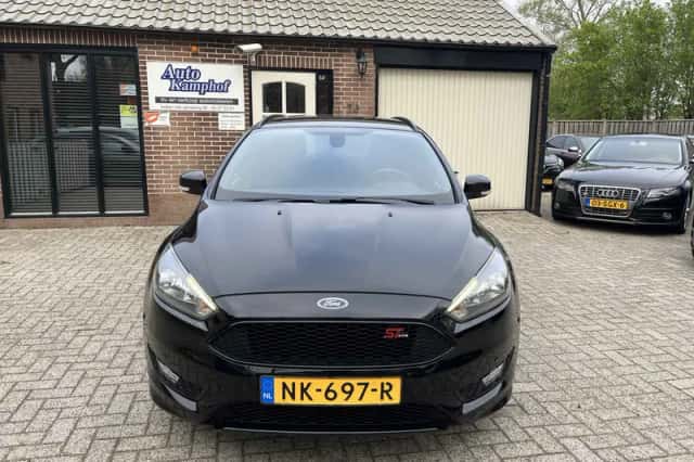 Ford Focus (2017) thumbnail 3