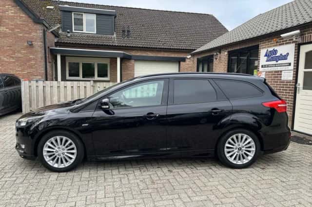 Ford Focus (2017) thumbnail 5