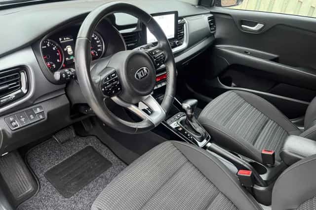 Kia Stonic (2021) thumbnail 6