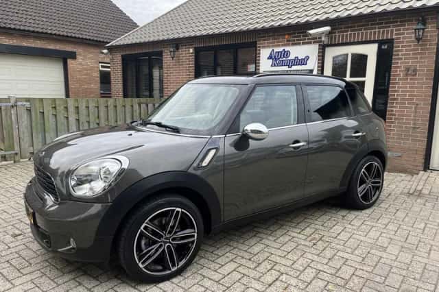 MINI Countryman (2011) thumbnail 3