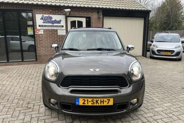 MINI Countryman (2011) thumbnail 4