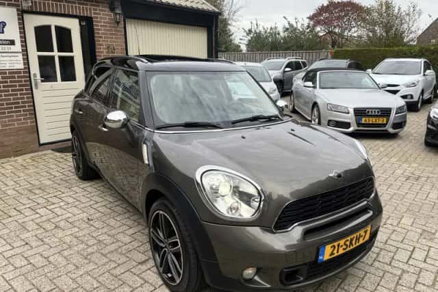 MINI Countryman (2011) thumbnail 5