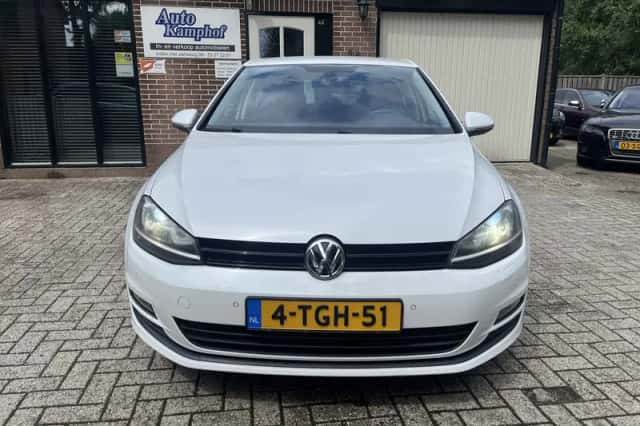 Volkswagen Golf (2014) thumbnail 3