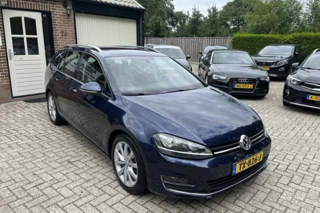 Volkswagen Golf (2015) thumbnail 4