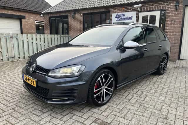 Volkswagen Golf (2015) thumbnail 2