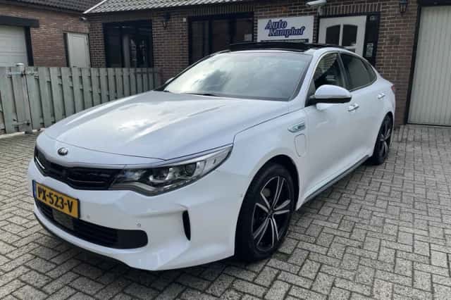 Kia Optima (2017) thumbnail 3