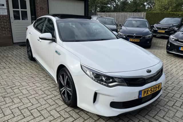 Kia Optima (2017) thumbnail 4