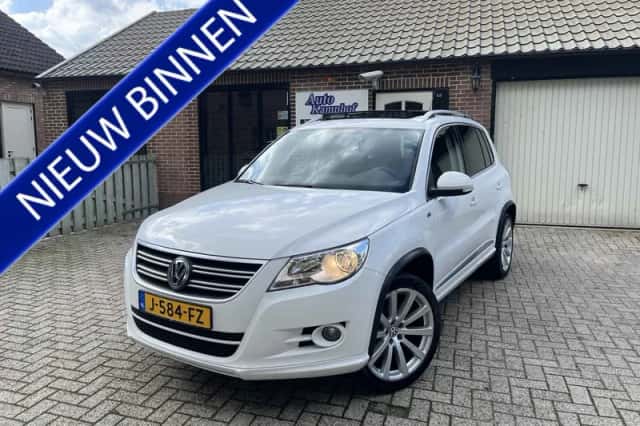 Volkswagen Tiguan (2010) thumbnail 1