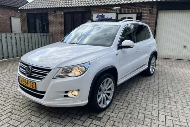 Volkswagen Tiguan (2010) thumbnail 3