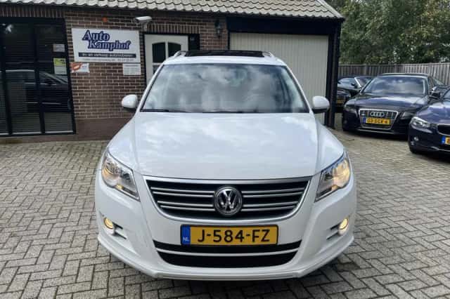 Volkswagen Tiguan (2010) thumbnail 4