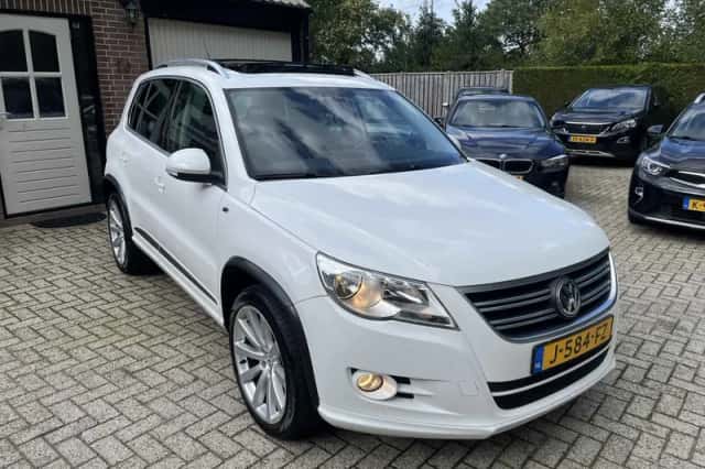 Volkswagen Tiguan (2010) thumbnail 5