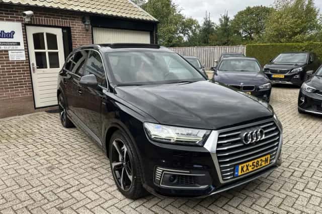 Audi Q7 (2016) thumbnail 5