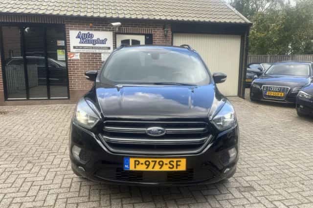 Ford Kuga (2017) thumbnail 3