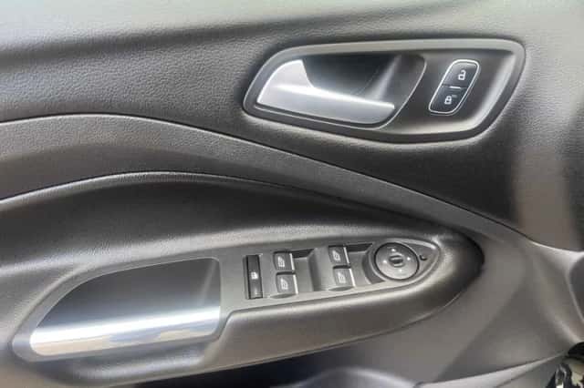 Ford Kuga (2017) thumbnail 6