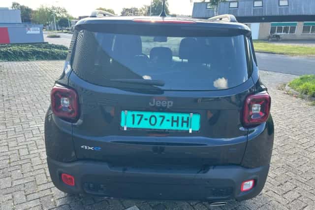Jeep Renegade (2020) thumbnail 3