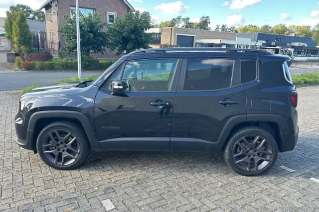 Jeep Renegade (2020) thumbnail 5