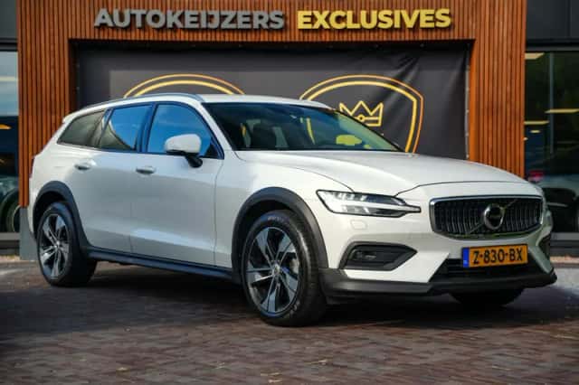 Volvo V60 Cross Country (2021) thumbnail 1