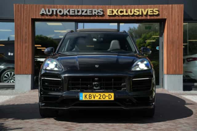 Porsche Cayenne (2019) thumbnail 3