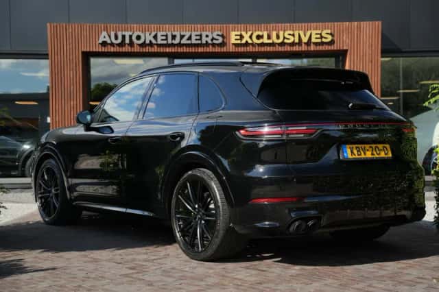 Porsche Cayenne (2019) thumbnail 5