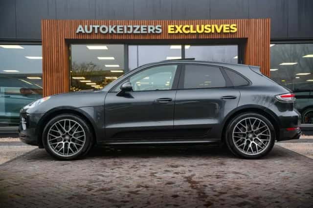 Porsche Macan (2019) thumbnail 5