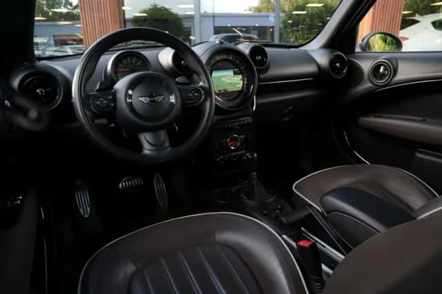 MINI Countryman (2015) thumbnail 2