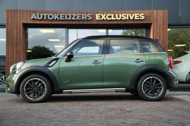 MINI Countryman (2015) thumbnail 5
