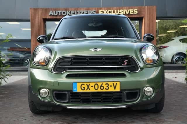 MINI Countryman (2015) thumbnail 5