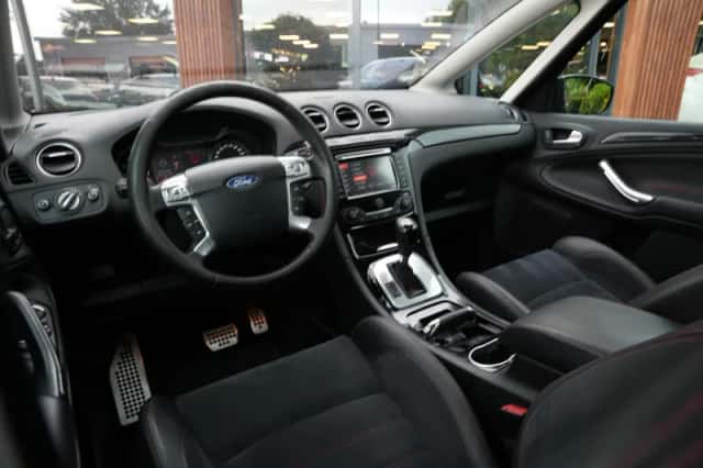 Ford S-Max (2010) thumbnail 2