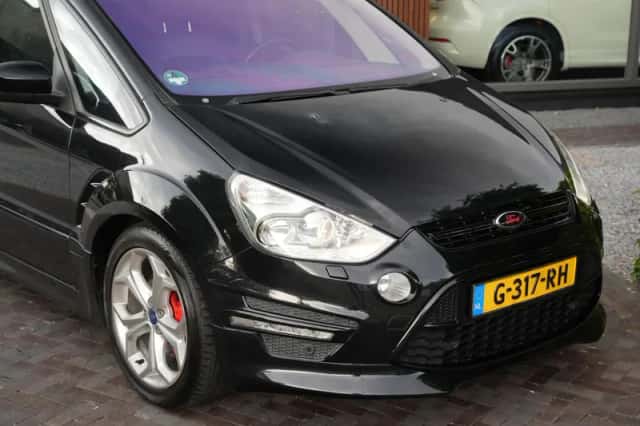 Ford S-Max (2010) thumbnail 3