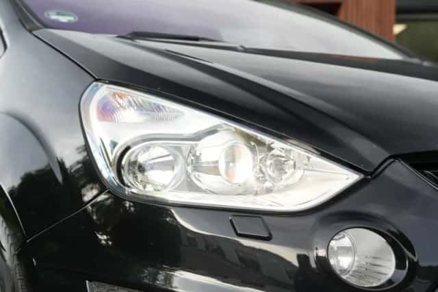 Ford S-Max (2010) thumbnail 4