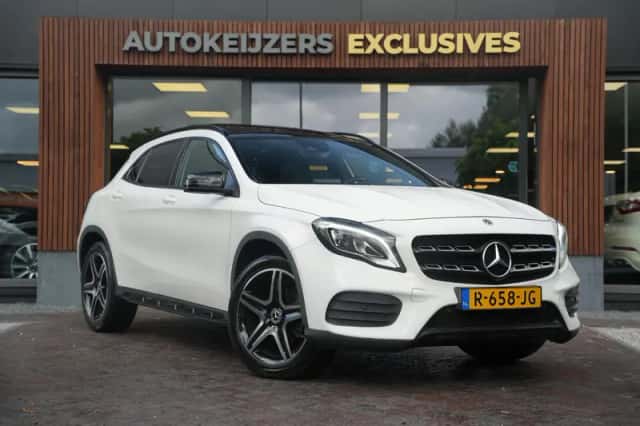 Mercedes-Benz GLA (2018) thumbnail 1