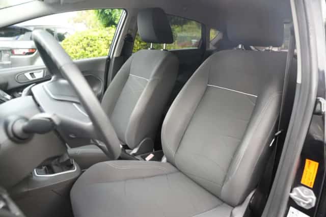 Ford Fiesta (2014) thumbnail 4