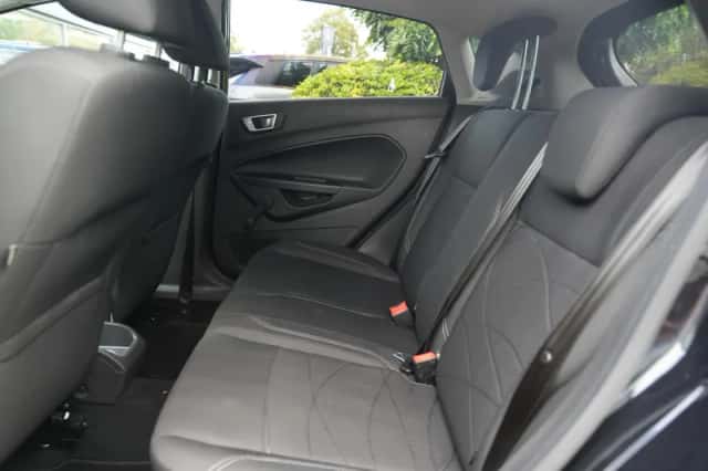 Ford Fiesta (2014) thumbnail 6