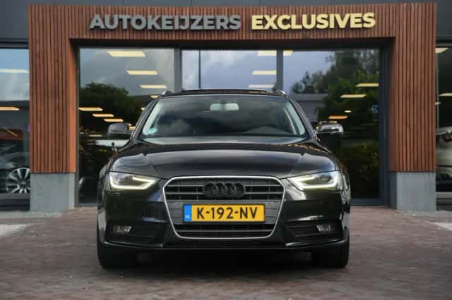 Audi A4 (2012) thumbnail 3