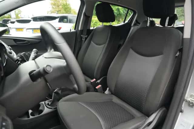 Opel Karl (2017) thumbnail 4