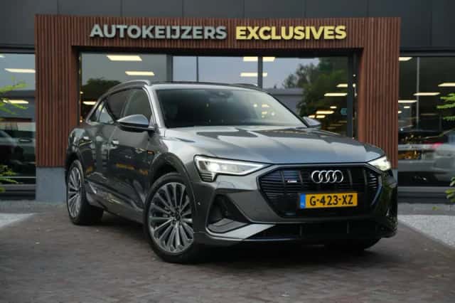 Audi e-tron (2019) thumbnail 1