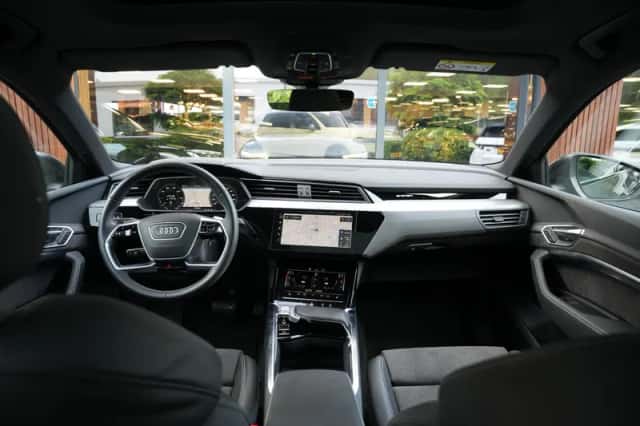 Audi e-tron (2019) thumbnail 2