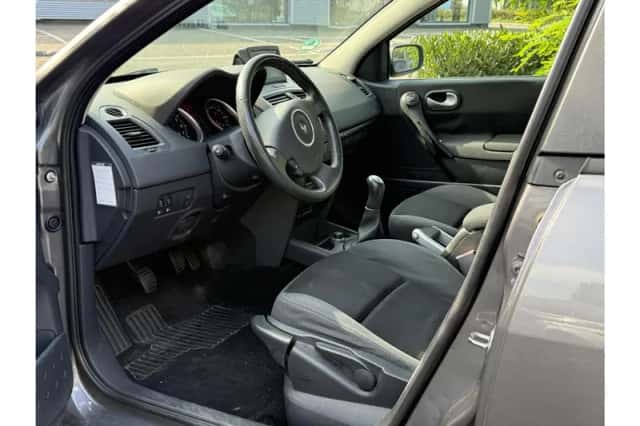 Renault Mégane (2009) thumbnail 2