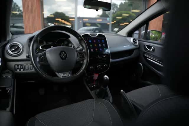 Renault Clio (2014) thumbnail 2