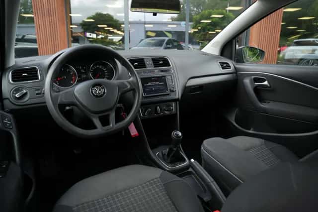 Volkswagen Polo (2017) thumbnail 2