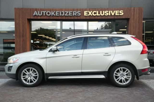 Volvo XC60 (2010) thumbnail 5