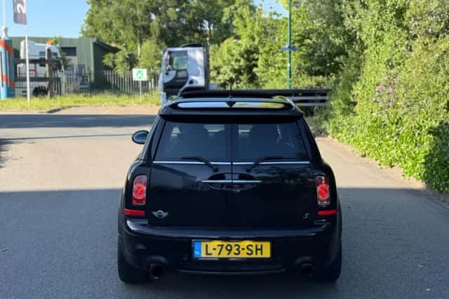 MINI Clubman (2010) thumbnail 5