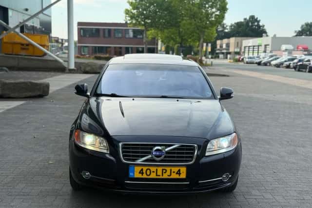 Volvo S80 (2010) thumbnail 2