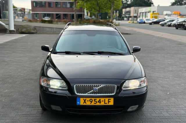 Volvo V70 (2005) thumbnail 2