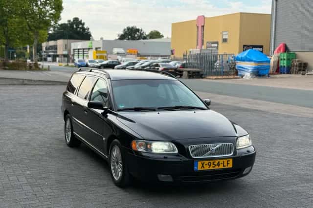 Volvo V70 (2005) thumbnail 3