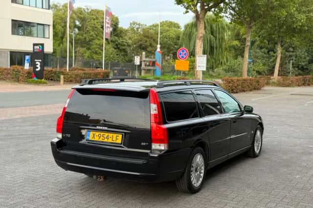 Volvo V70 (2005) thumbnail 4