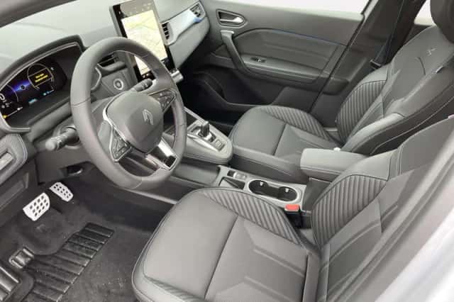 Renault Captur (2026) thumbnail 2