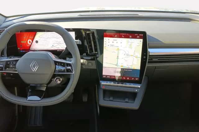 Renault Scenic E-Tech (2026) thumbnail 2