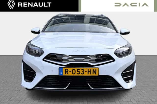 Kia Ceed (2022) thumbnail 2