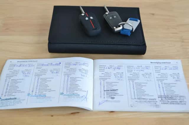 Opel Corsa (2015) thumbnail 3